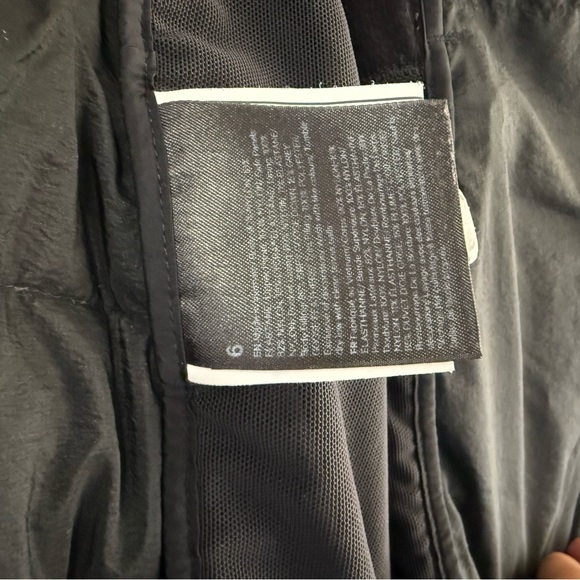 Women's Black Sleeveless Jacket - Picture 5 of 5